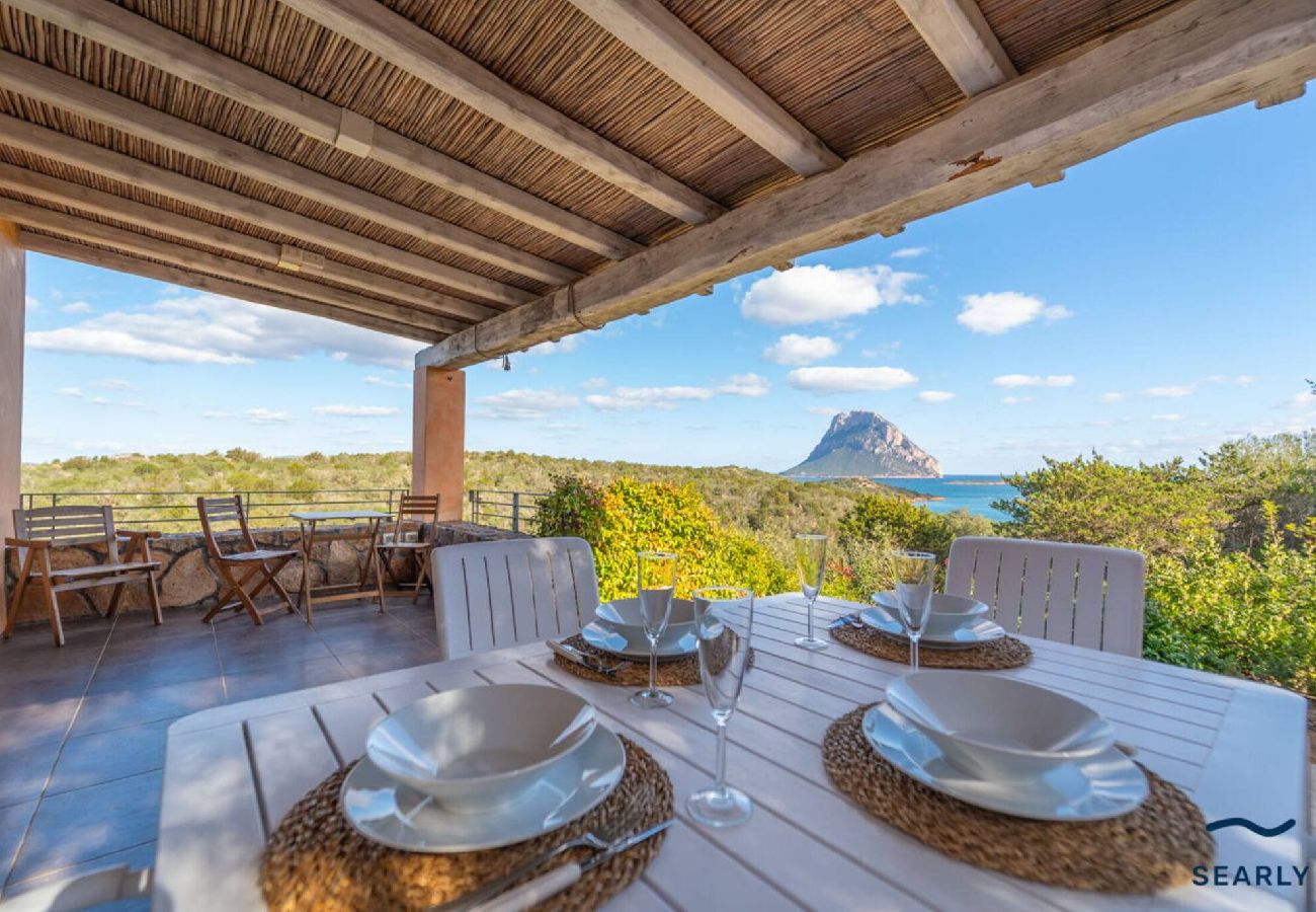 Villa a Porto San Paolo - Villa Nuraghe - By Searly 