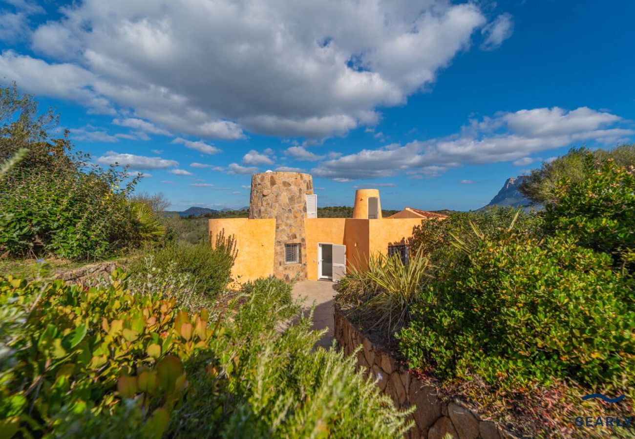 Villa a Porto San Paolo - Villa Nuraghe - By Searly 