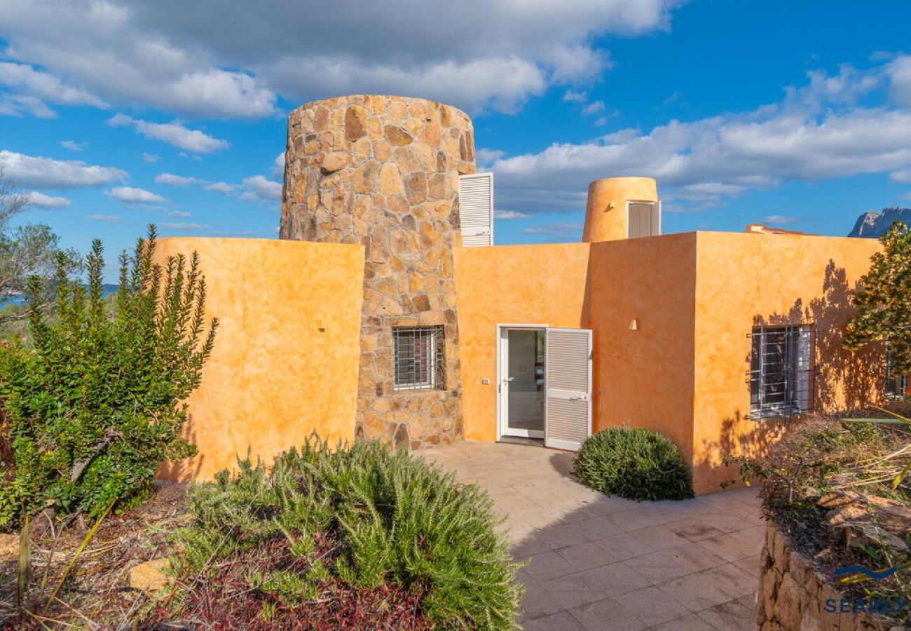Villa a Porto San Paolo - Villa Nuraghe - By Searly 