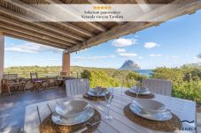 Villa a Porto San Paolo - Villa Nuraghe