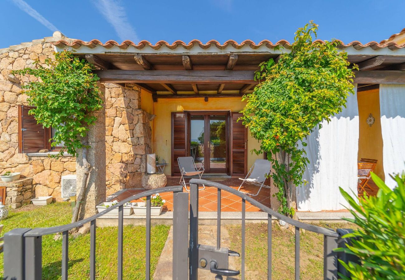 Villa a Baia Sant'Anna - Villetta Bianchi - By Searly 