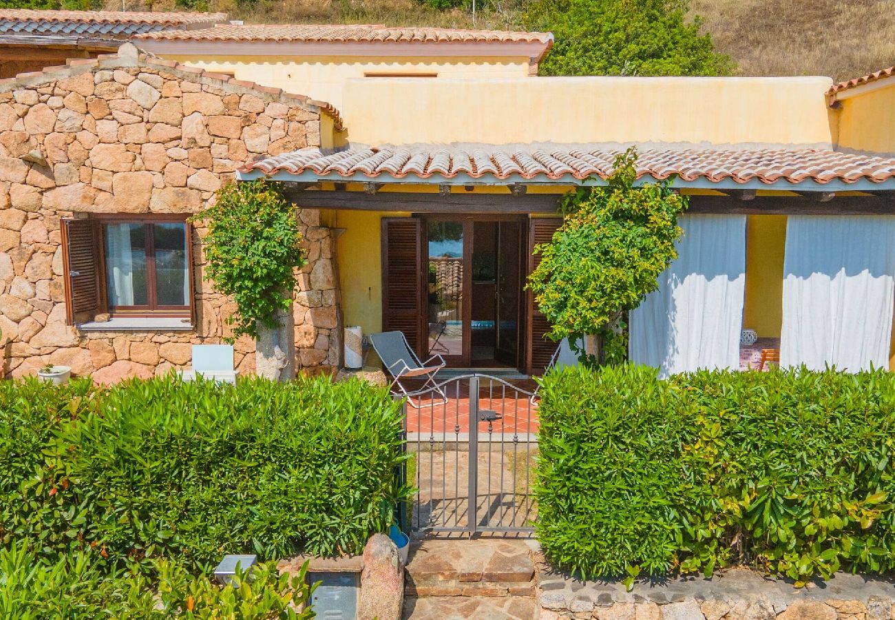 Villa a Baia Sant'Anna - Villetta Bianchi - By Searly 