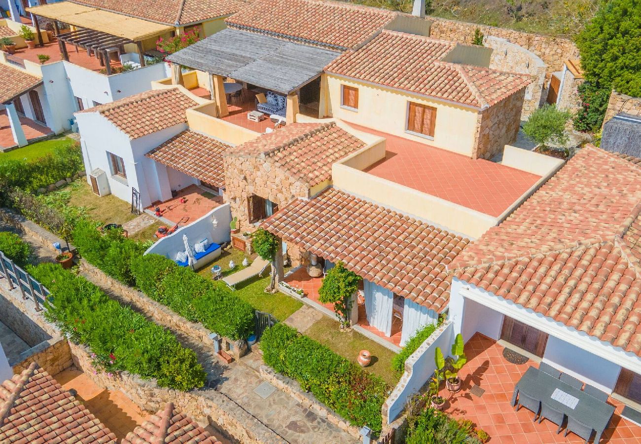 Villa a Baia Sant'Anna - Villetta Bianchi - By Searly 