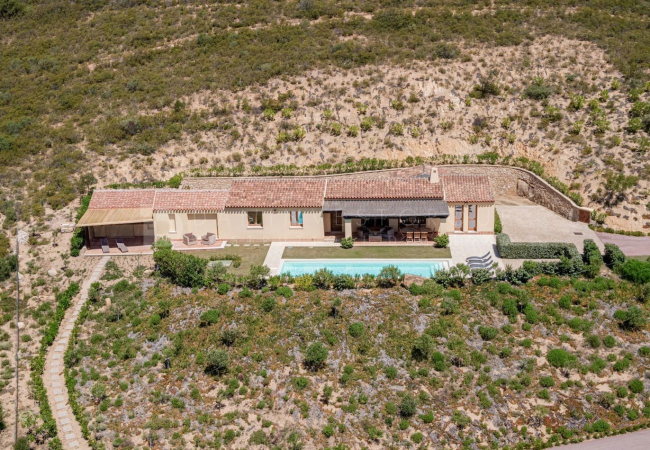 Villa a Olbia - Villa Silenda