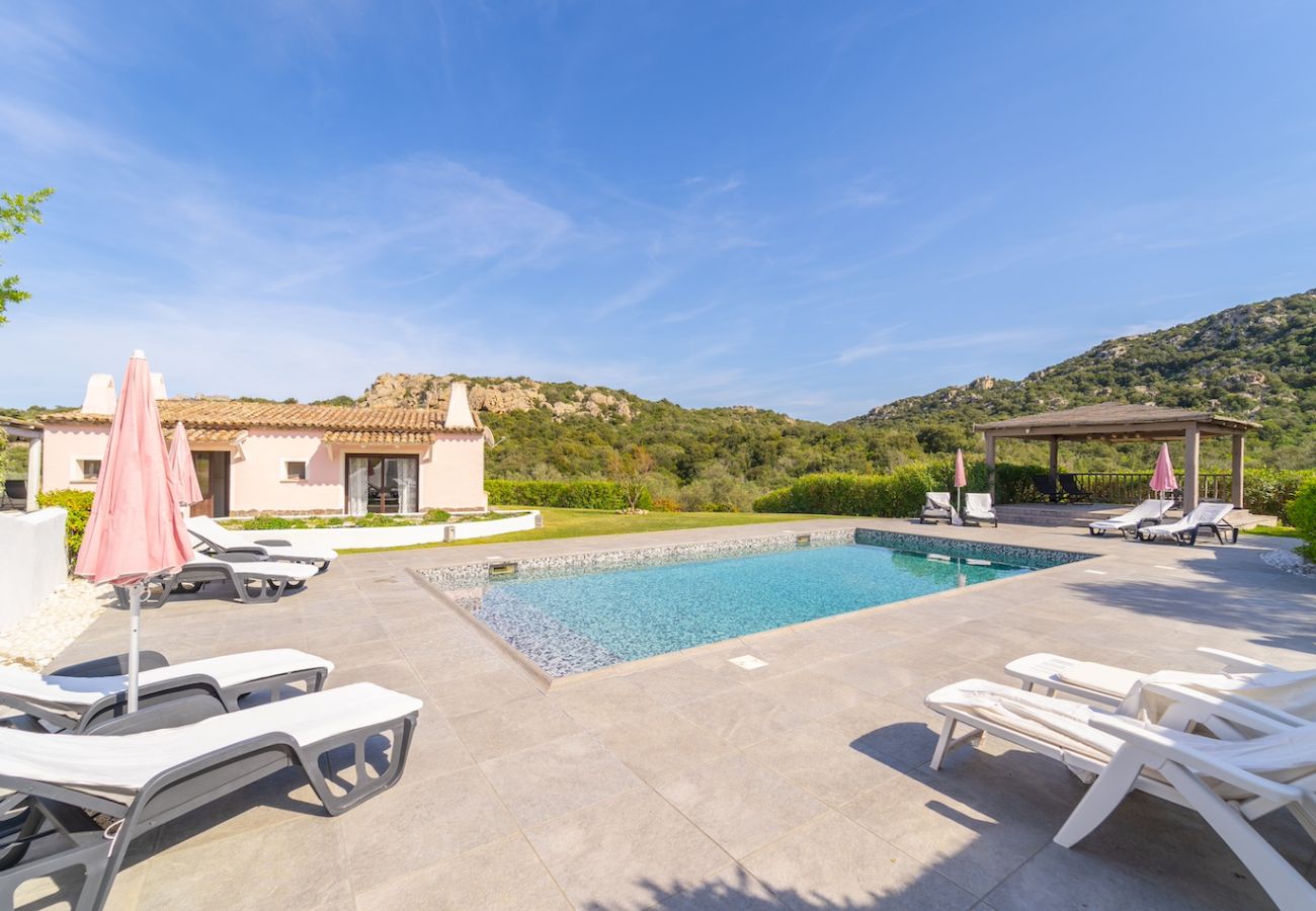 Villa a Olbia - Villa Essenza