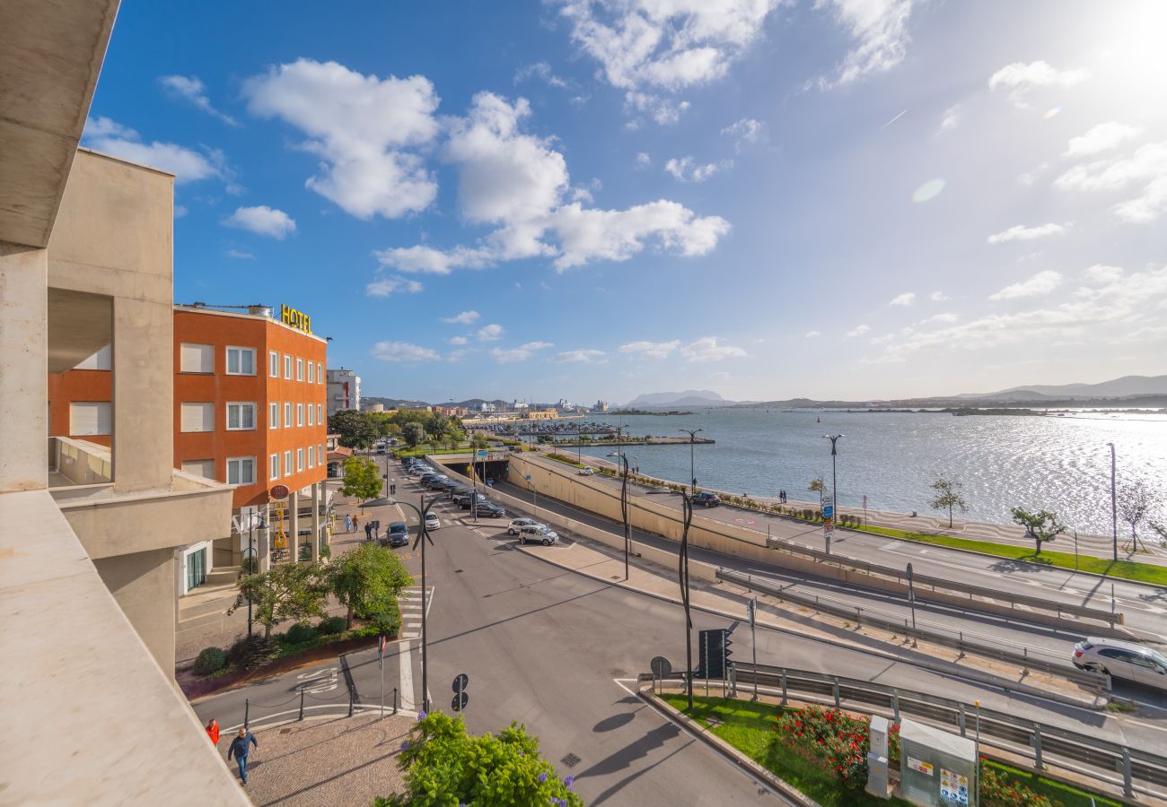 Appartamento a Olbia - Sea View Escape Waterfront Apartment Olbia