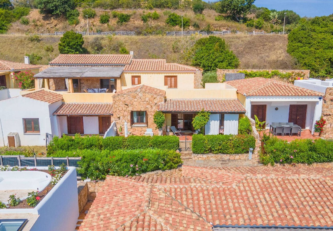 Villa in Baia Sant'Anna - Villetta Bianchi - By Searly - Villetta Bianchi - 