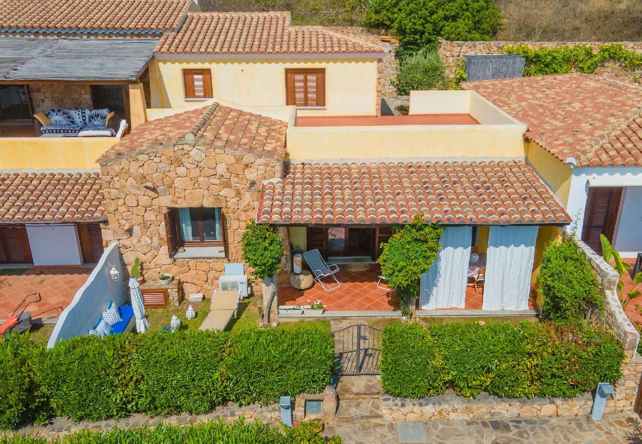 Villa in Baia Sant'Anna - Villetta Bianchi - By Searly - Villetta Bianchi - 