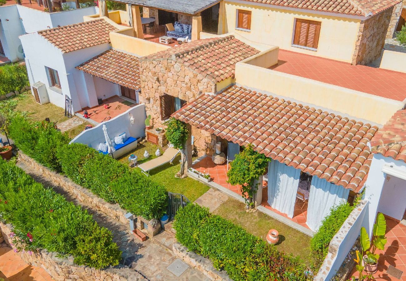 Villa in Baia Sant'Anna - Villetta Bianchi - By Searly - Villetta Bianchi - 