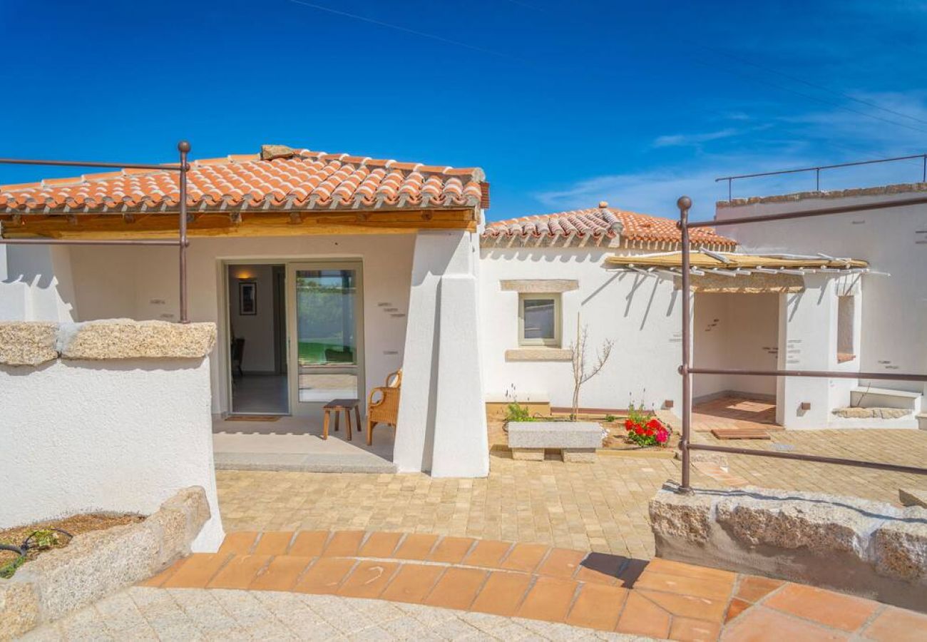 Villa in Porto San Paolo - D&V Luxury Villa - with heated swimming pool - By Searly 