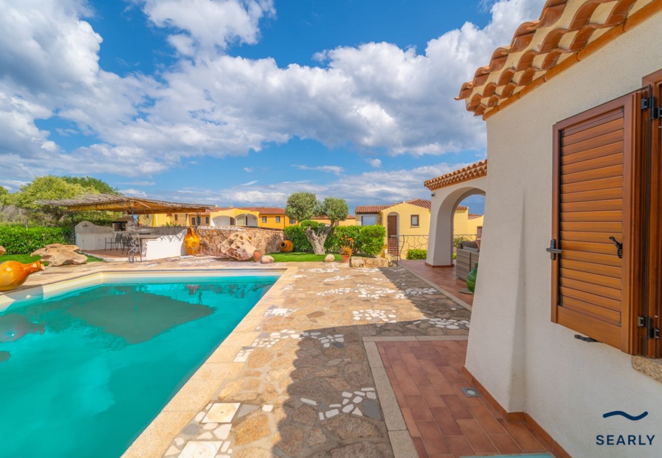 Apartment in Budoni - Villa Filomena - Appartamento Con Piscina - By Searly