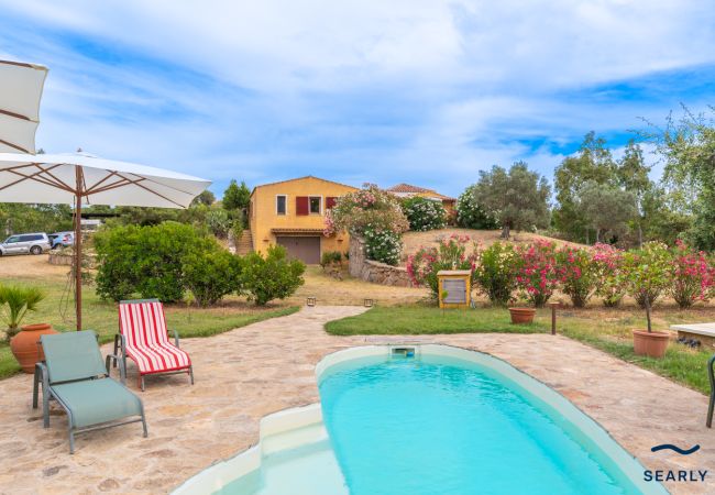 Villa in Cannigione - Esclusiva proprietà con piscina zona Cannigione